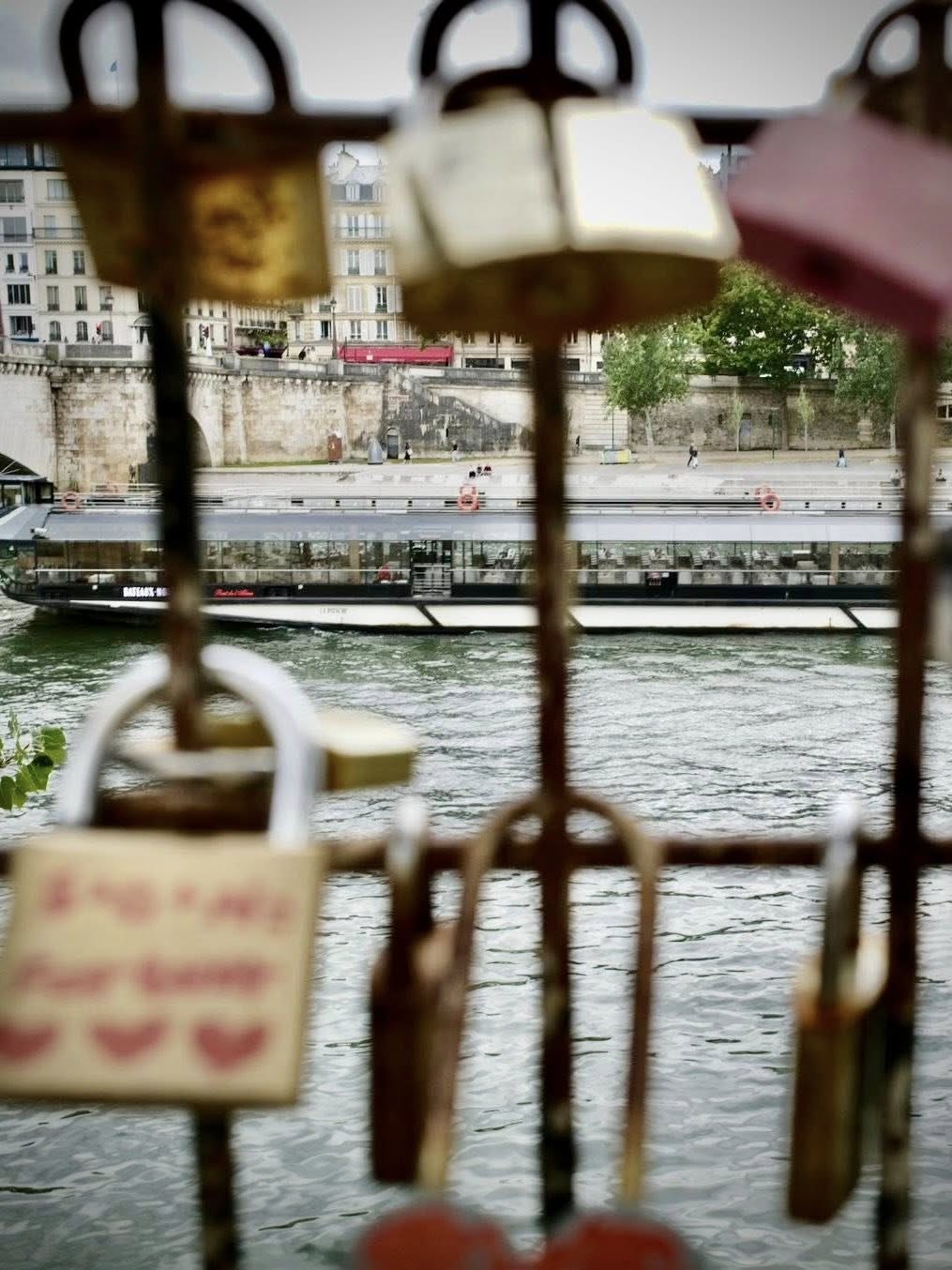 Rainy day in Paris 🇫🇷 2025
